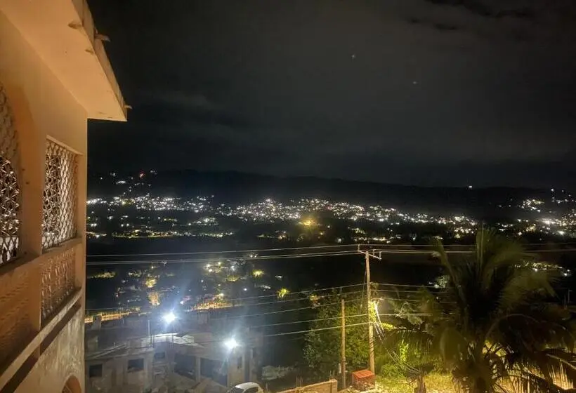 پانسیون Skyline Suites Villa And Spa