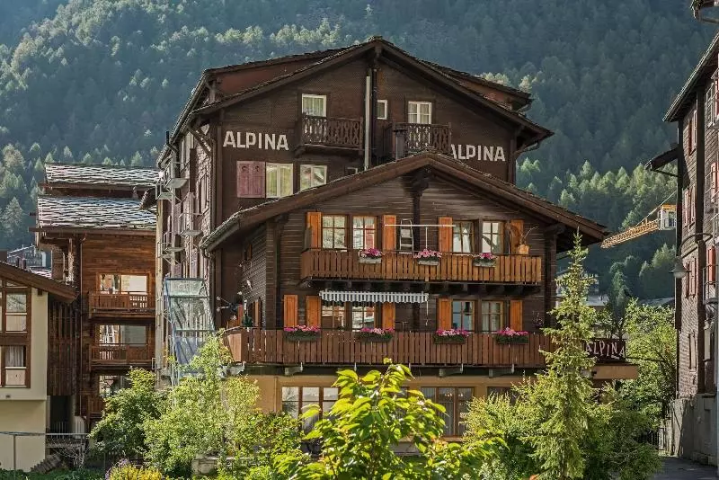 هتل Alpina