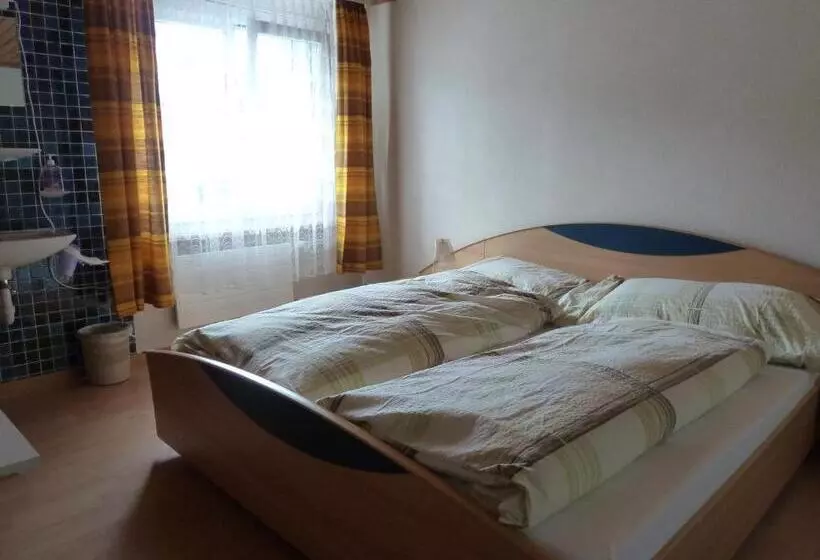 Hotelli Backpackers Gasthaus Post