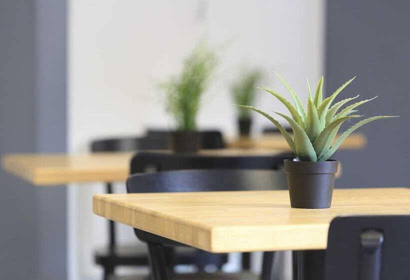 Brit Hotel Le Polder