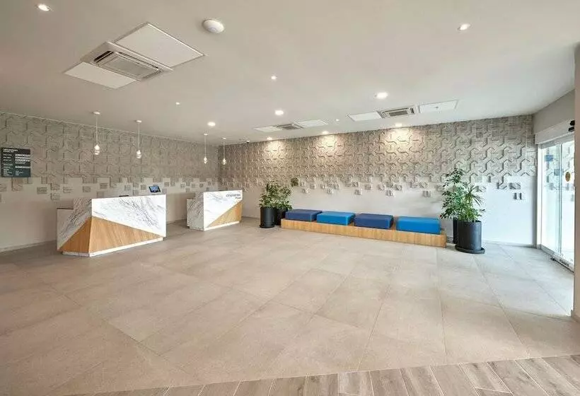 ホテル City Express Plus By Marriott Cancun Aeropuerto Riviera