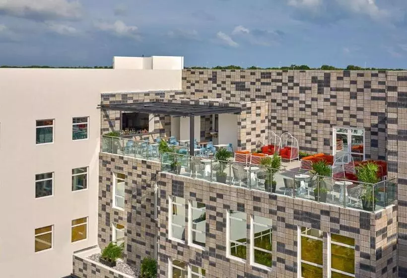 ホテル City Express Plus By Marriott Cancun Aeropuerto Riviera