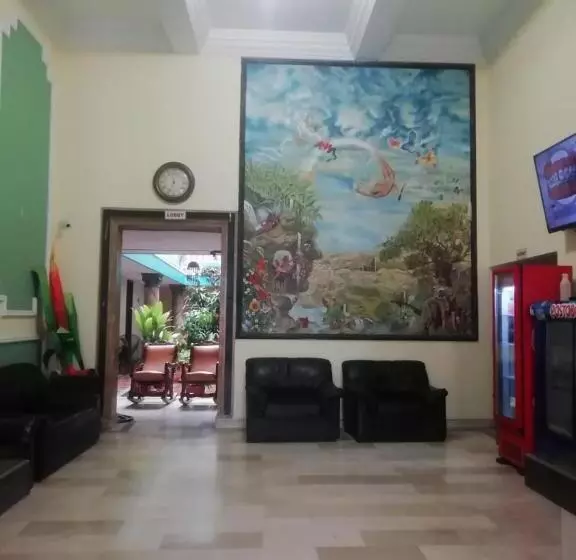 ホテル Colonial Inn