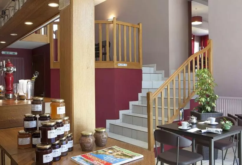 Hotelli Logis Hôtel Des Sapins