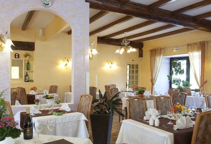 Отель Logis Hôtel Des Sapins