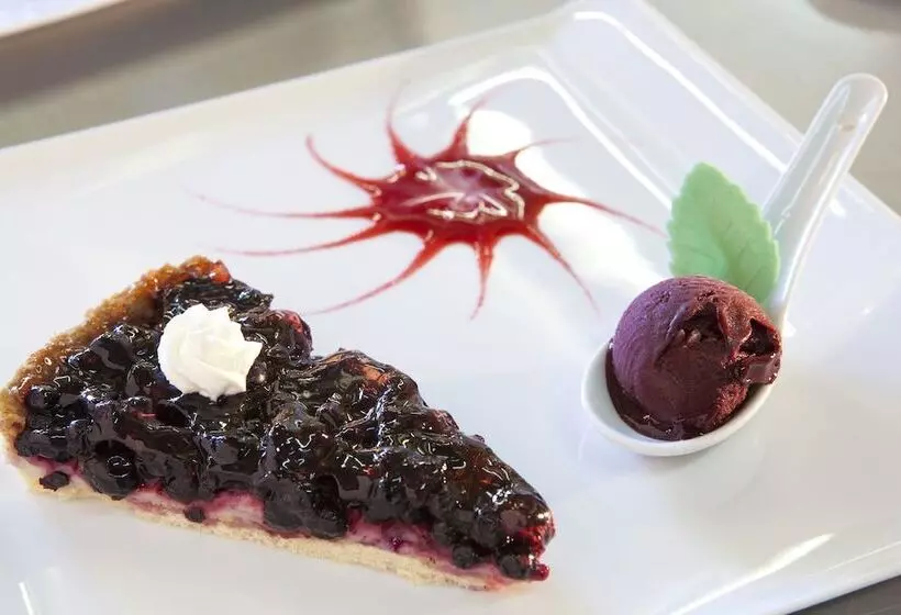 Hotelli Logis Hôtel Des Sapins