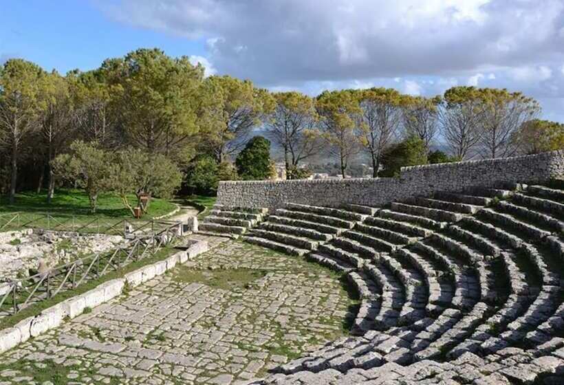 فندق Domus Hyblaea Resort