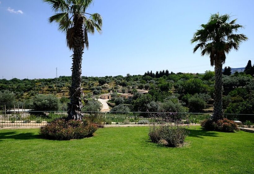 فندق Domus Hyblaea Resort