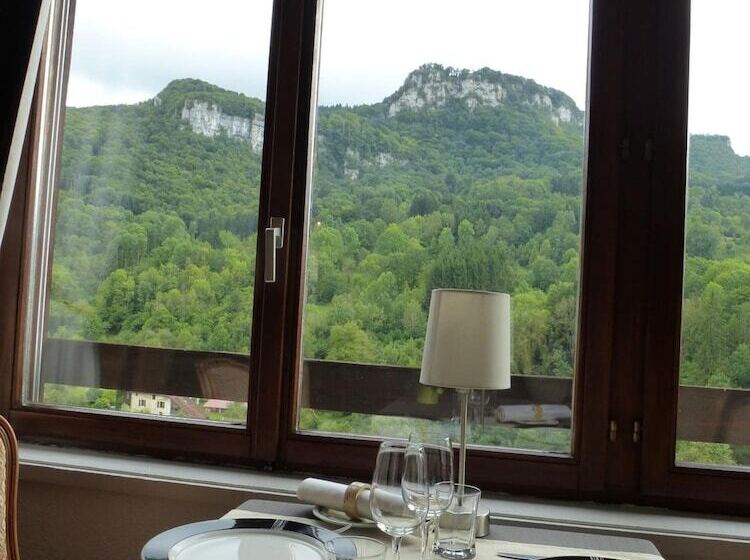 ホテル La Cascade