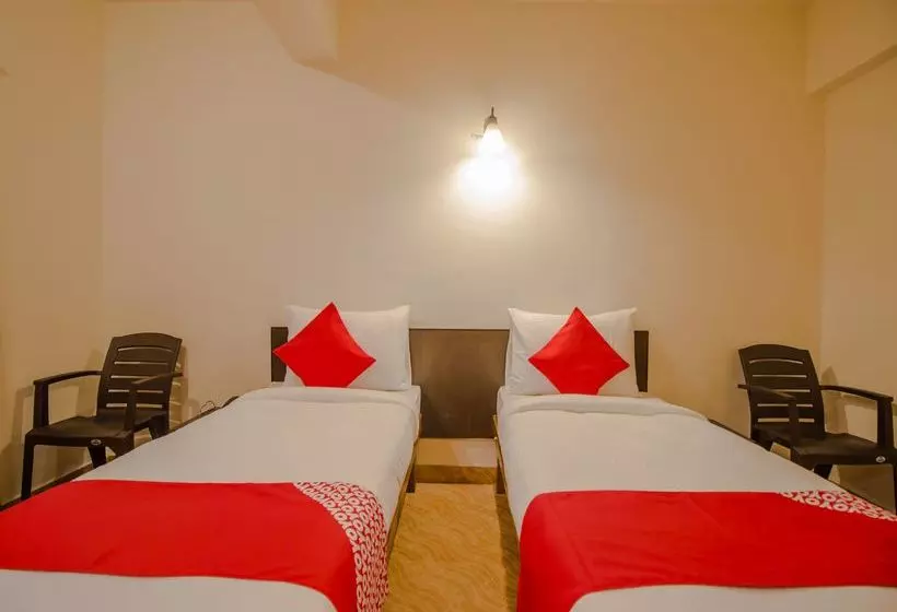 ホテル Oyo Flagship 13853 Shruti Resort Calangute