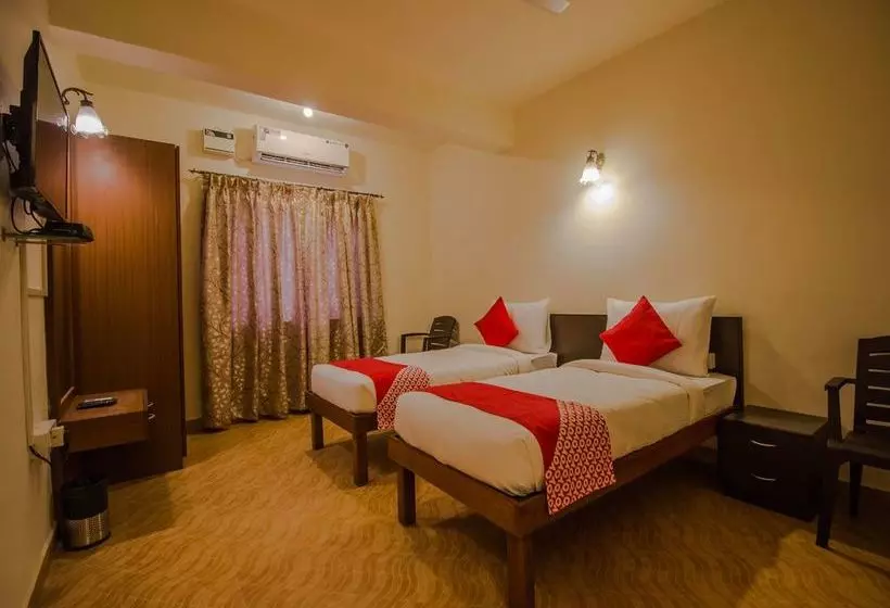 ホテル Oyo Flagship 13853 Shruti Resort Calangute
