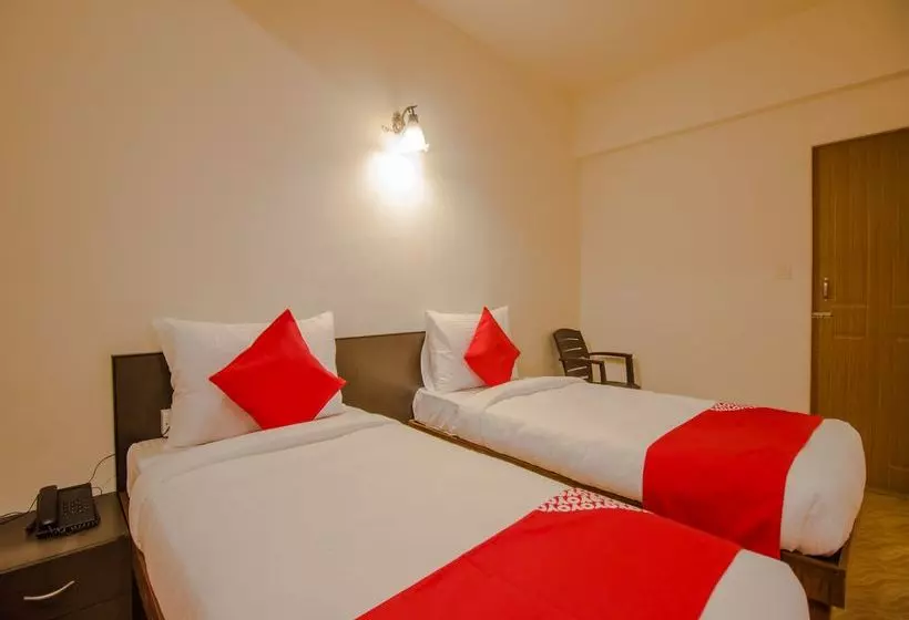 ホテル Oyo Flagship 13853 Shruti Resort Calangute