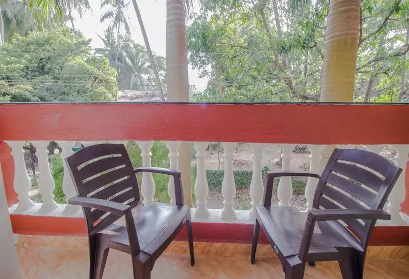 ホテル Oyo Flagship 13853 Shruti Resort Calangute