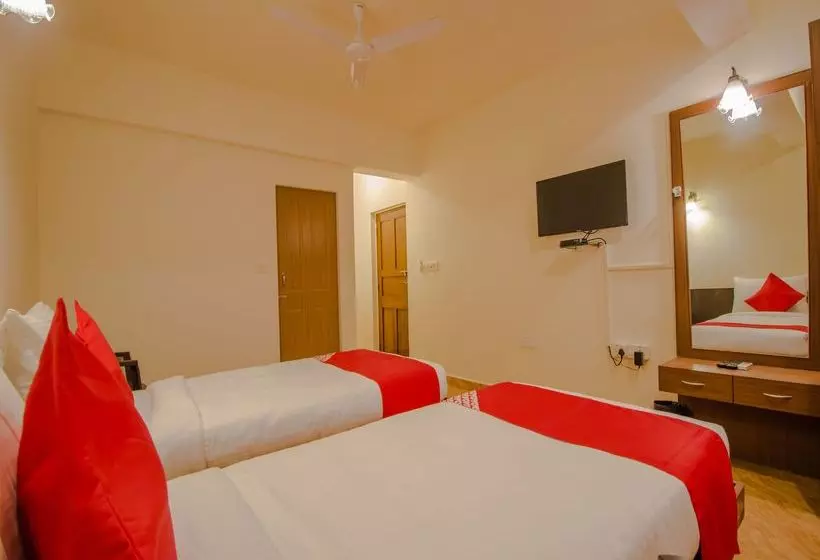 ホテル Oyo Flagship 13853 Shruti Resort Calangute
