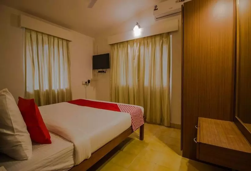 ホテル Oyo Flagship 13853 Shruti Resort Calangute