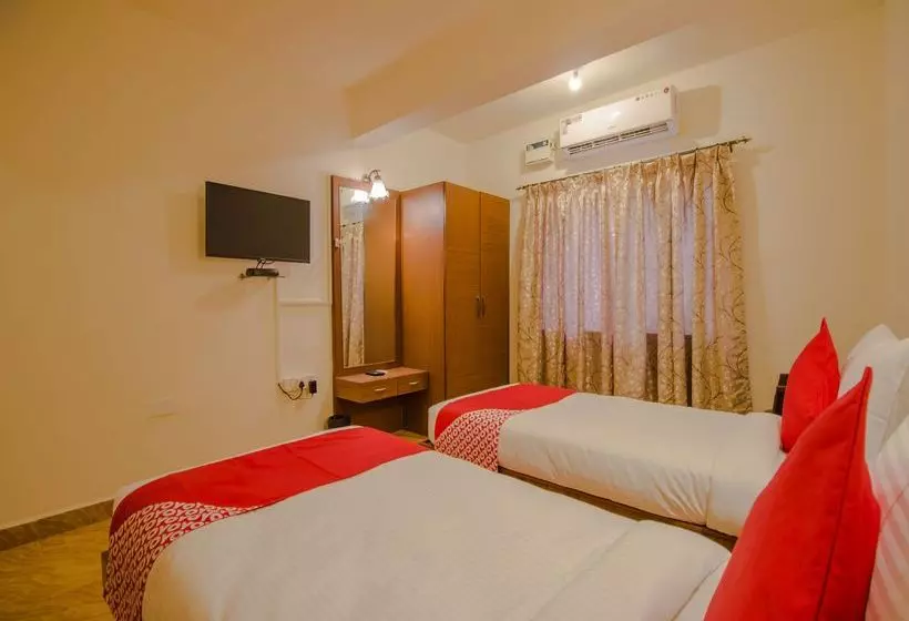 ホテル Oyo Flagship 13853 Shruti Resort Calangute