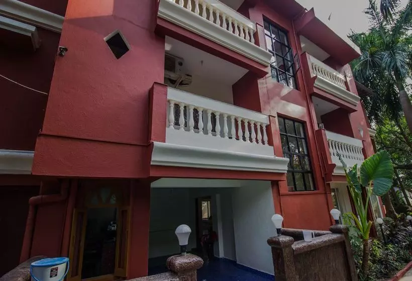 ホテル Oyo Flagship 13853 Shruti Resort Calangute