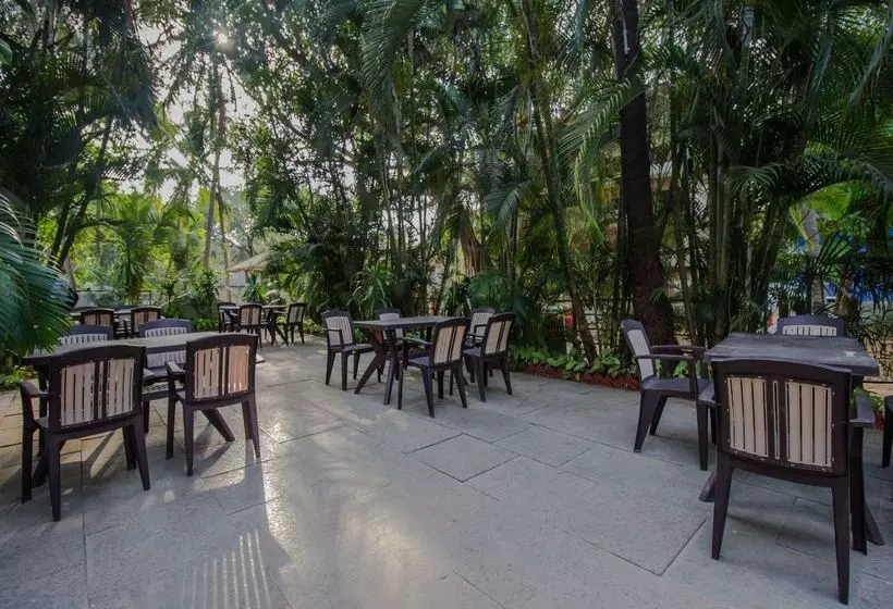 ホテル Oyo Flagship 13853 Shruti Resort Calangute