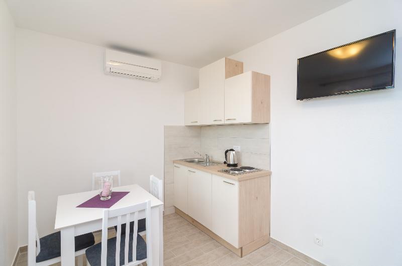 ホテル Apartments Villa Dadic