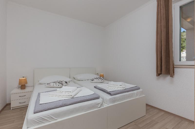 ホテル Apartments Villa Dadic