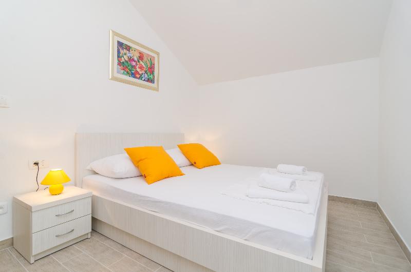 ホテル Apartments Villa Dadic