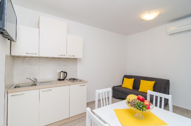 ホテル Apartments Villa Dadic