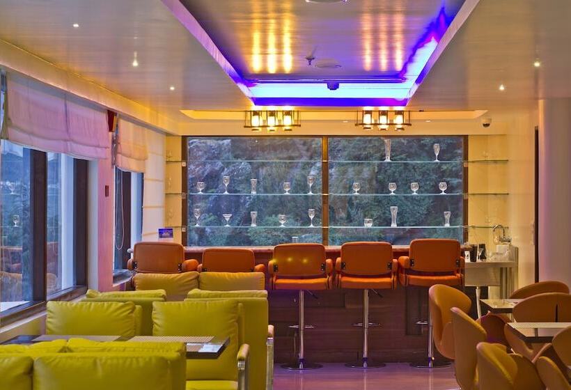 ホテル Beyond Stay Himalayan Monal Manali