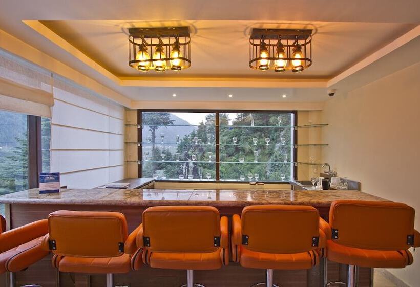 ホテル Beyond Stay Himalayan Monal Manali