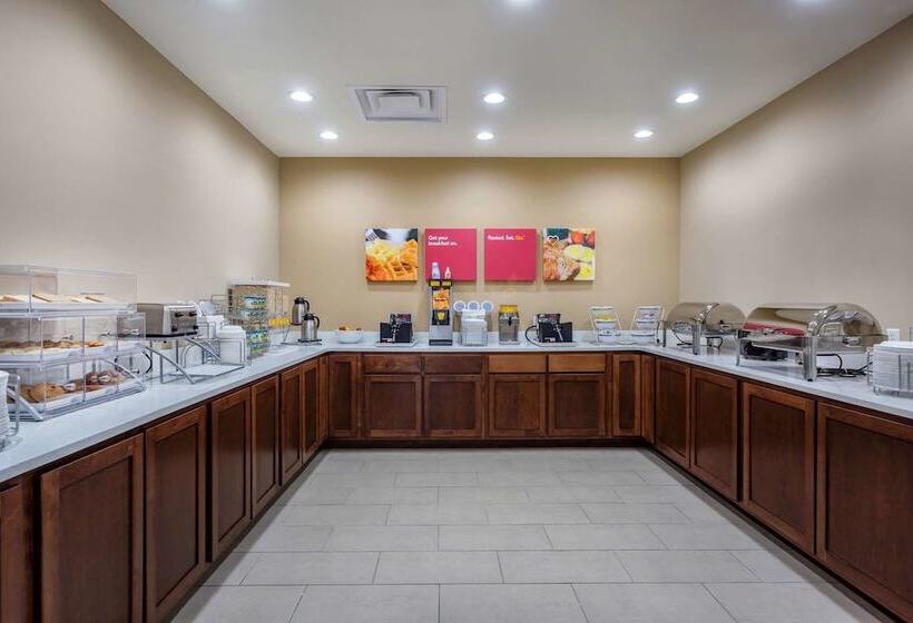 فندق Comfort Suites