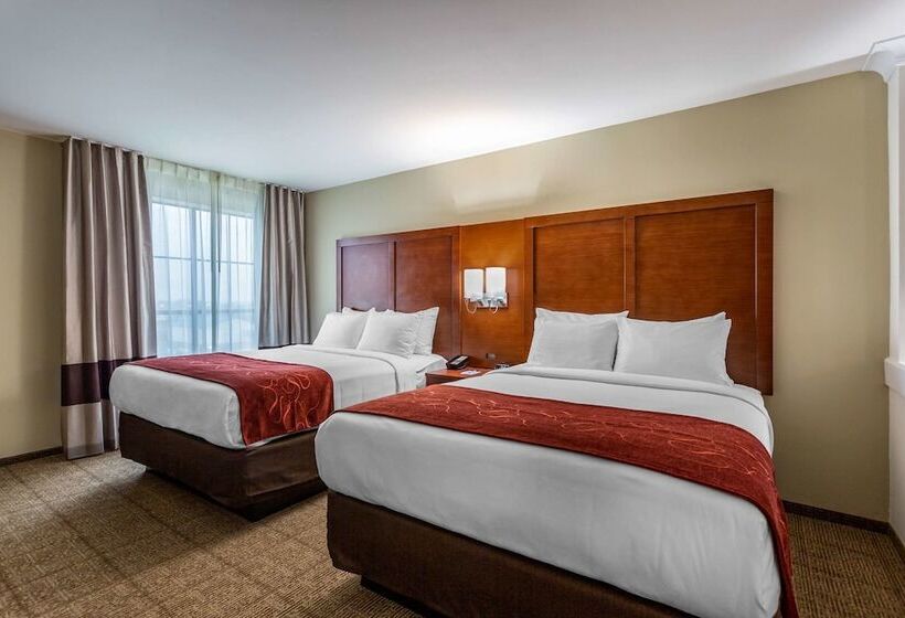 فندق Comfort Suites