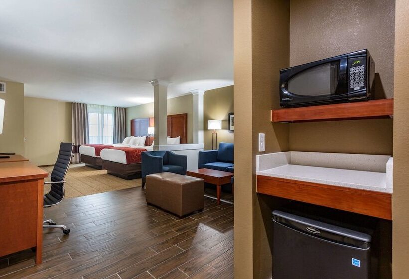 فندق Comfort Suites