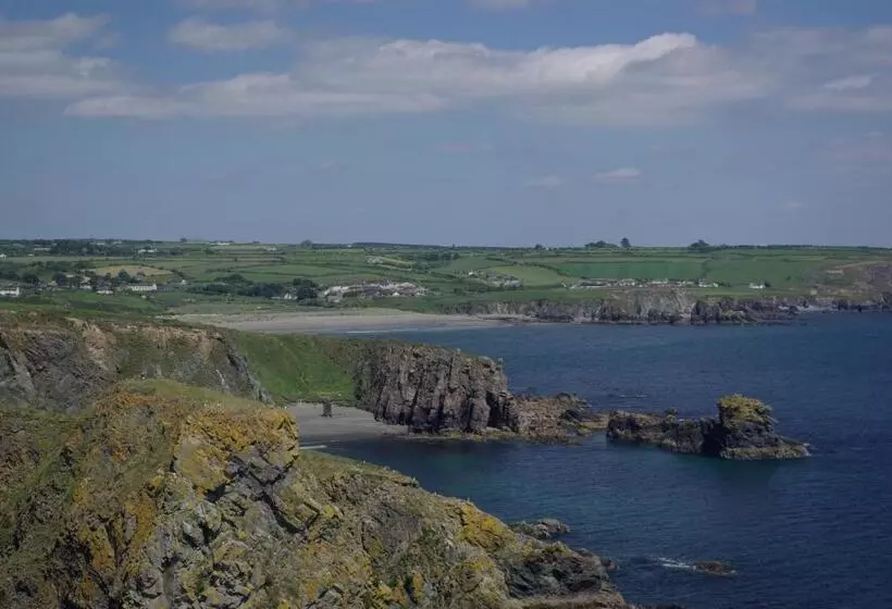 هتل Copper Coast B&b