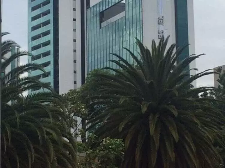 ホテル Estelar Square