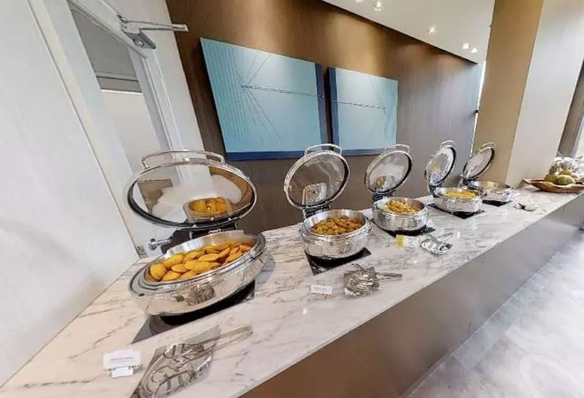 ホテル Estelar Square