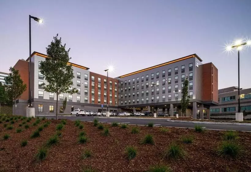 هتل Fairfield Inn & Suites By Marriott Boston Waltham
