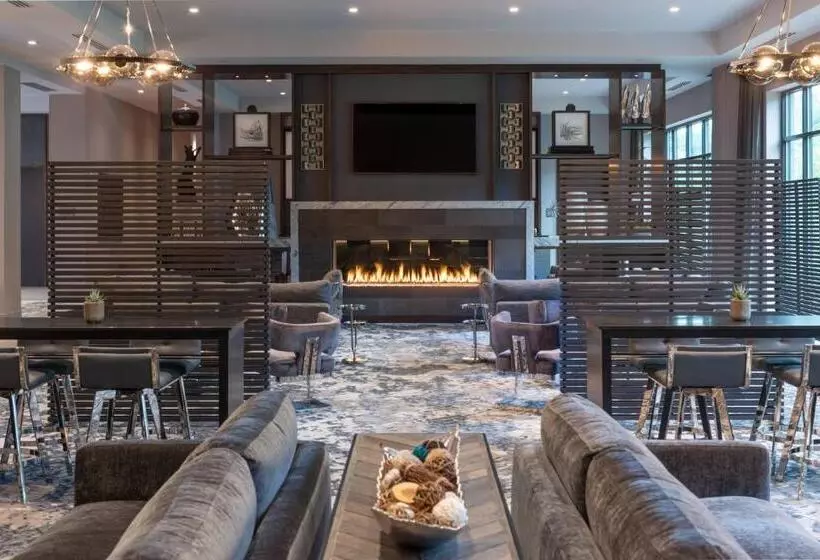 هتل Fairfield Inn & Suites By Marriott Boston Waltham