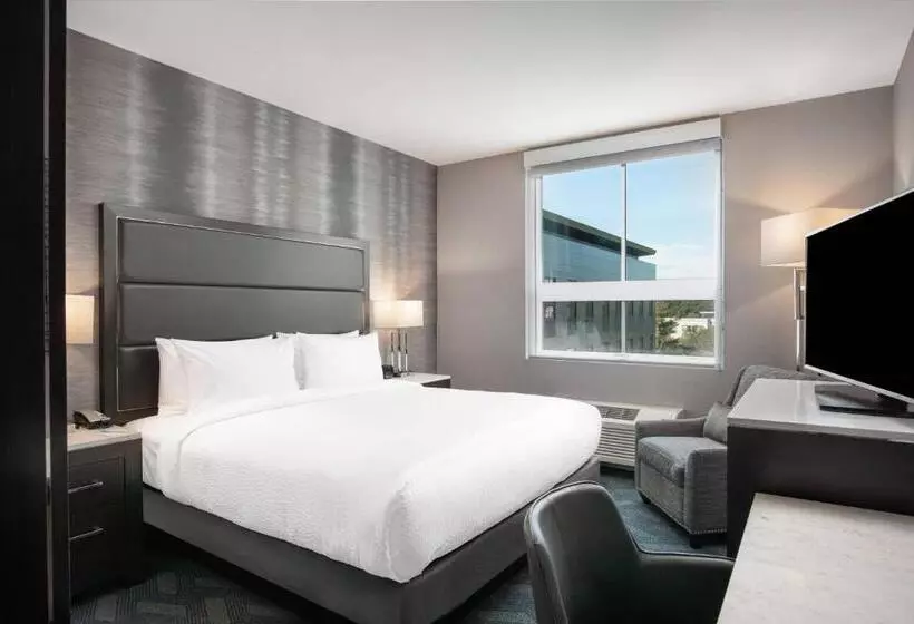 هتل Fairfield Inn & Suites By Marriott Boston Waltham