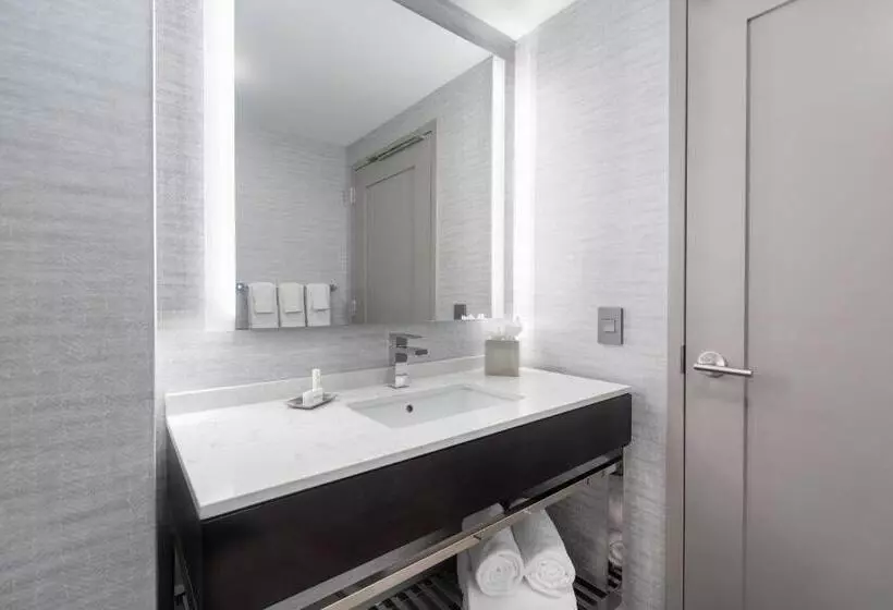 هتل Fairfield Inn & Suites By Marriott Boston Waltham