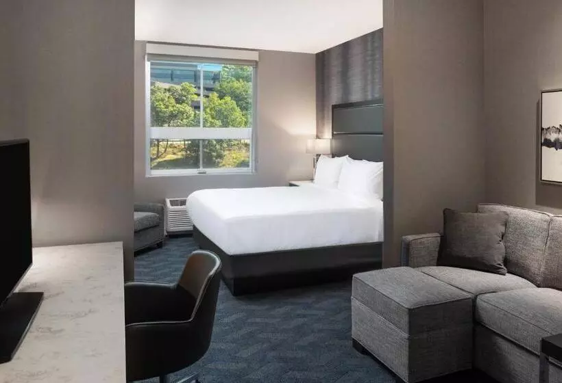 هتل Fairfield Inn & Suites By Marriott Boston Waltham