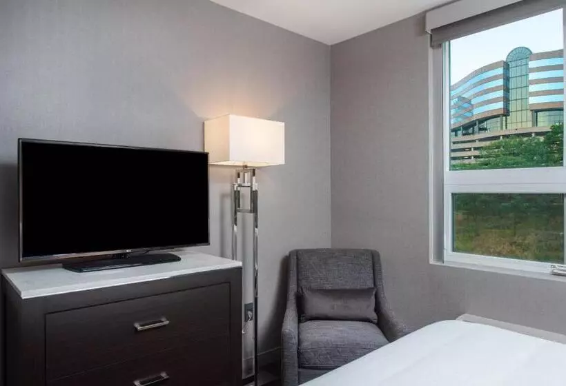 هتل Fairfield Inn & Suites By Marriott Boston Waltham