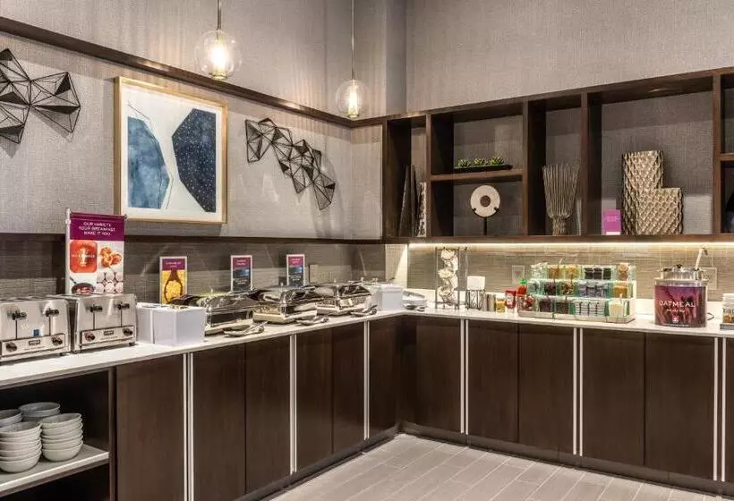 هتل Fairfield Inn & Suites By Marriott Boston Waltham