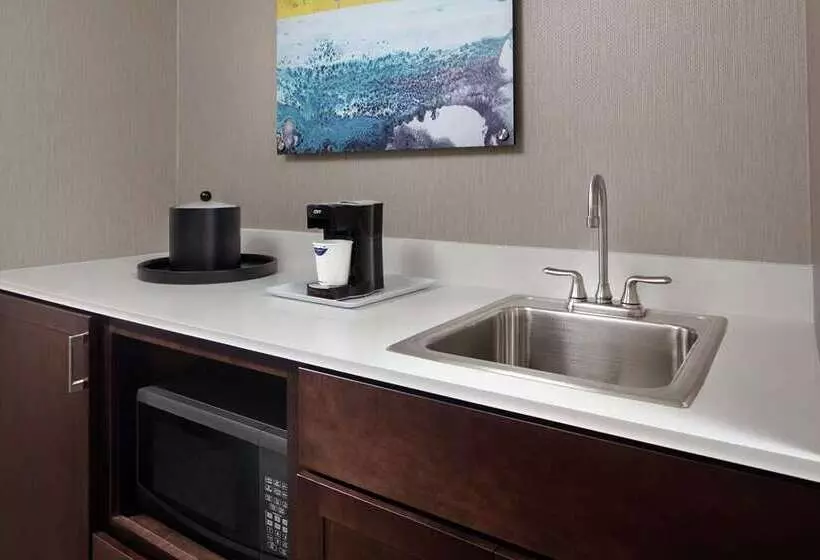 Hotelli Hampton Inn & Suites Teaneck Glenpointe