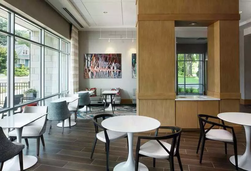 Hotelli Hampton Inn & Suites Teaneck Glenpointe