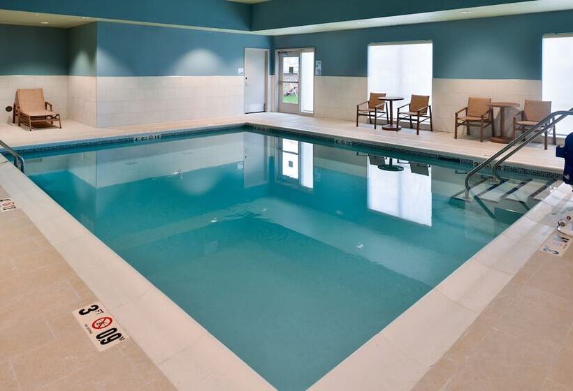 בית מלון כפרי Holiday Inn Express & Suites   Ottumwa, An Ihg