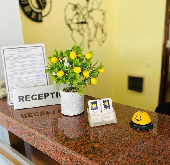 Hotel Lemon
