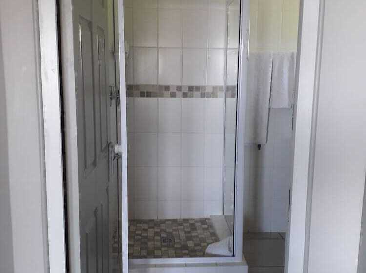 فندق Little Rock Guesthouse