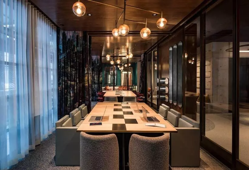 هتل Moxy Nyc Chelsea