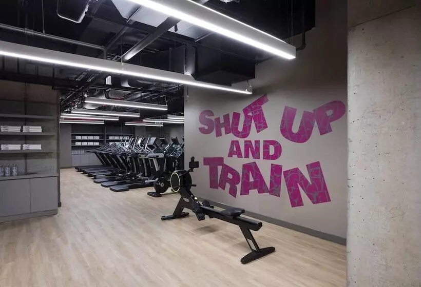 هتل Moxy Nyc Chelsea