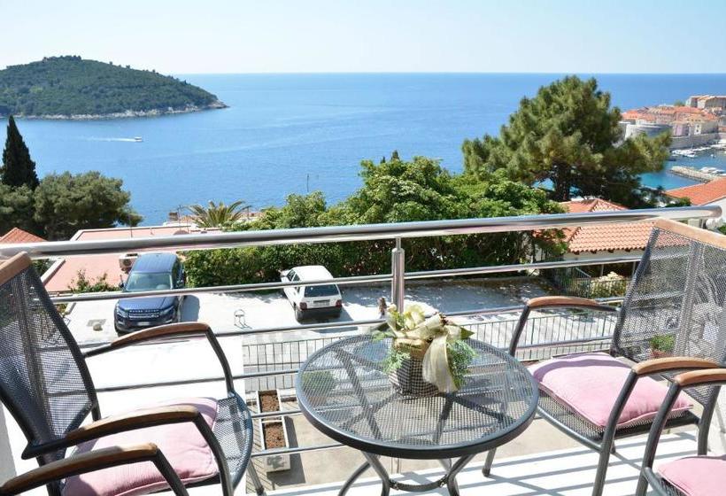 בית מלון כפרי Residence Ambassador