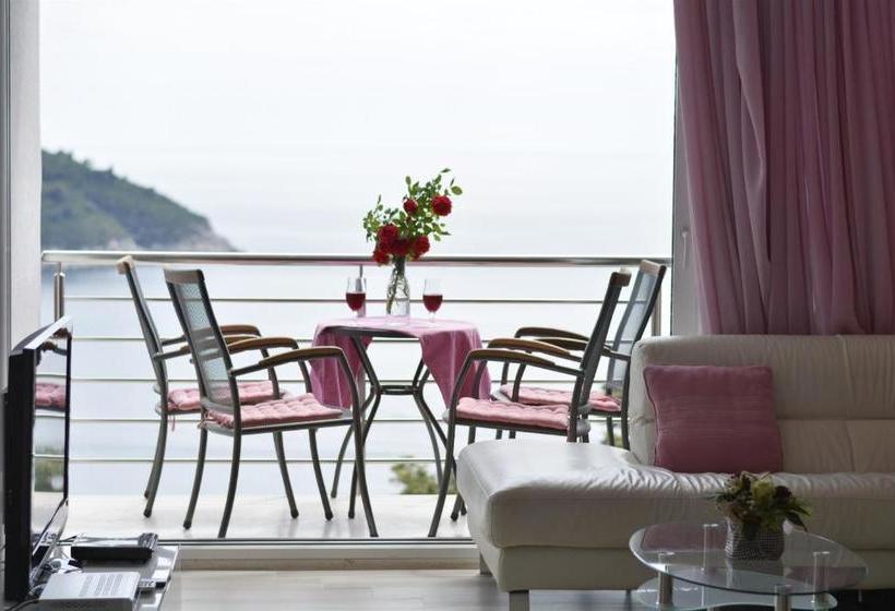 בית מלון כפרי Residence Ambassador